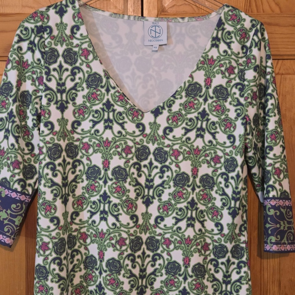TRACY NEGOSHIAN Tunic Shift Dress Size XS Floral Paisley Pink Green